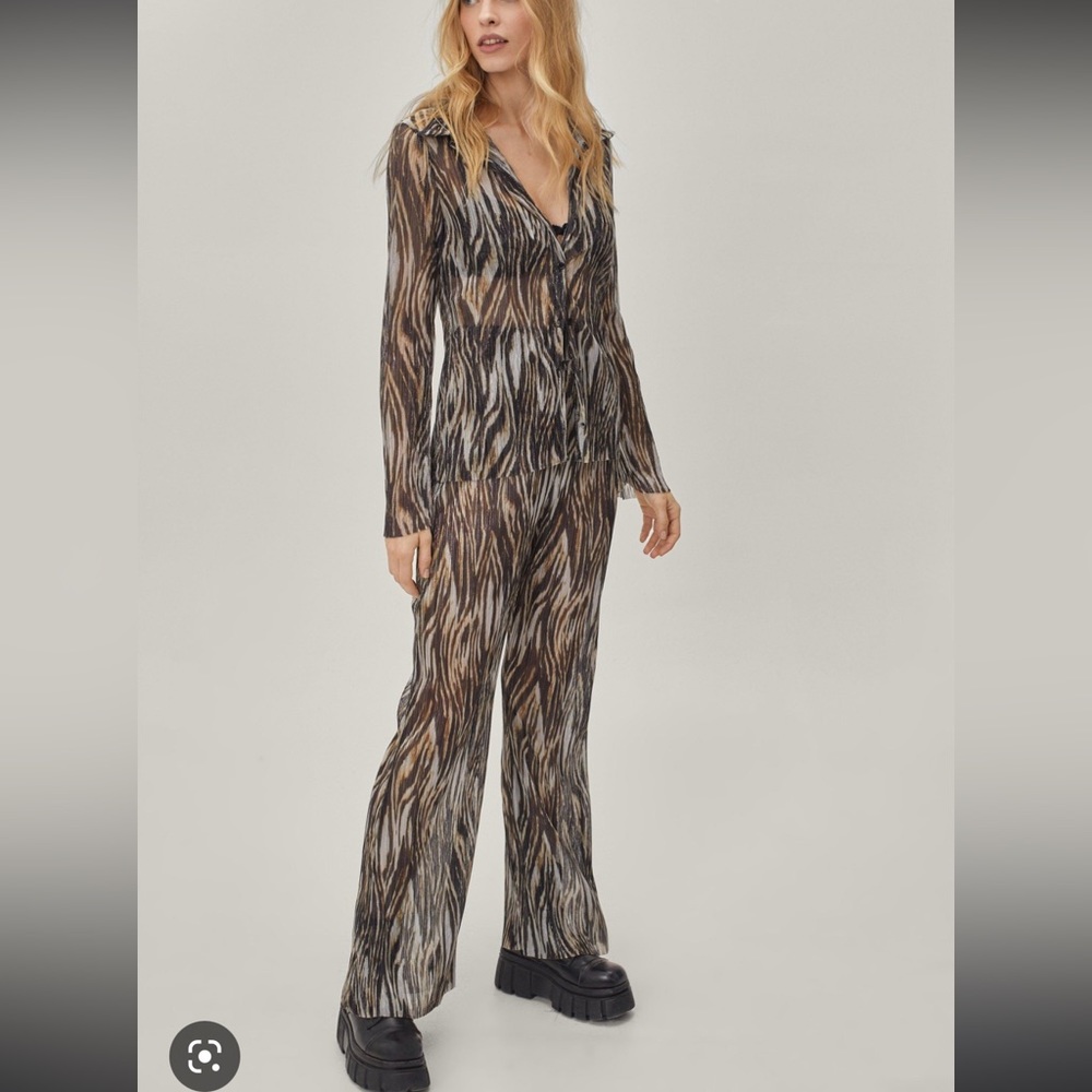 Metallic Plisse Animal Print pants